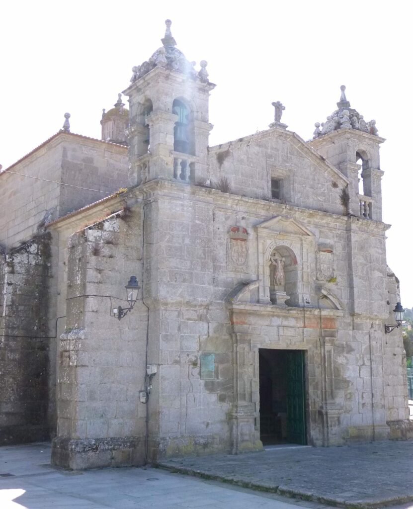 Fachada barroca de la capilla de Santa Liberata en Baiona
